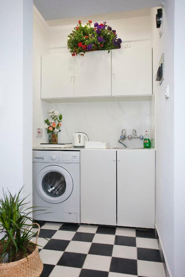 Poseidon Boutique Apartment 2 Limassol Bagian luar foto